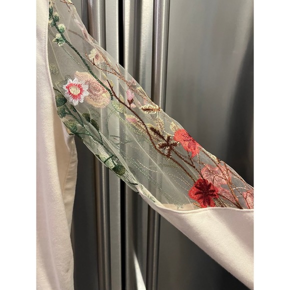 G by Giuliana Ladies Top, Whimsical Sleeves, Embroidered and Sheer, Cream - Picture 3 of 7